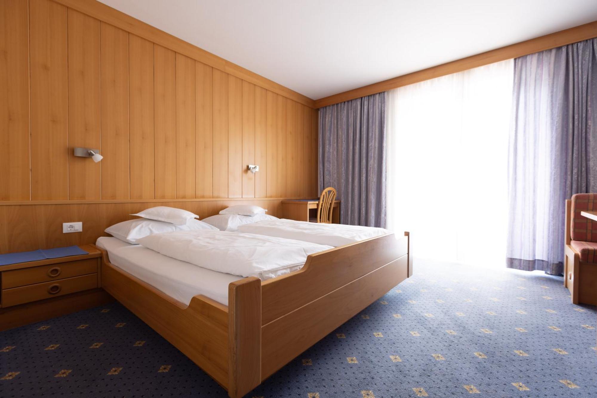 Garni Juval Hotel Tirolo Eksteriør billede